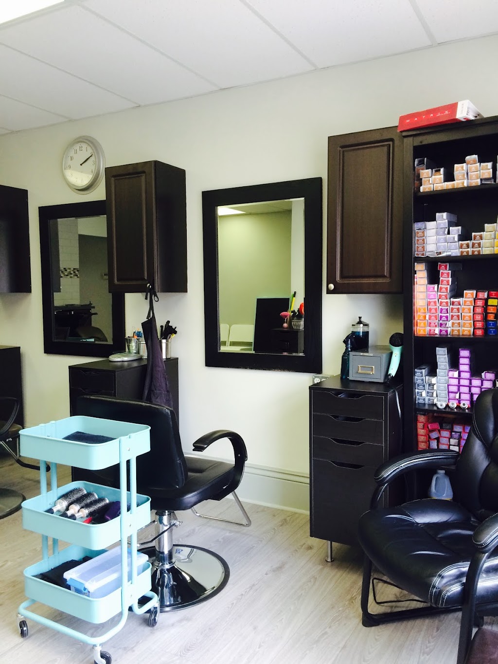 Hair by Christine | 37 King Ave W, Newcastle, ON L1B 1H2, Canada | Phone: (905) 429-0567
