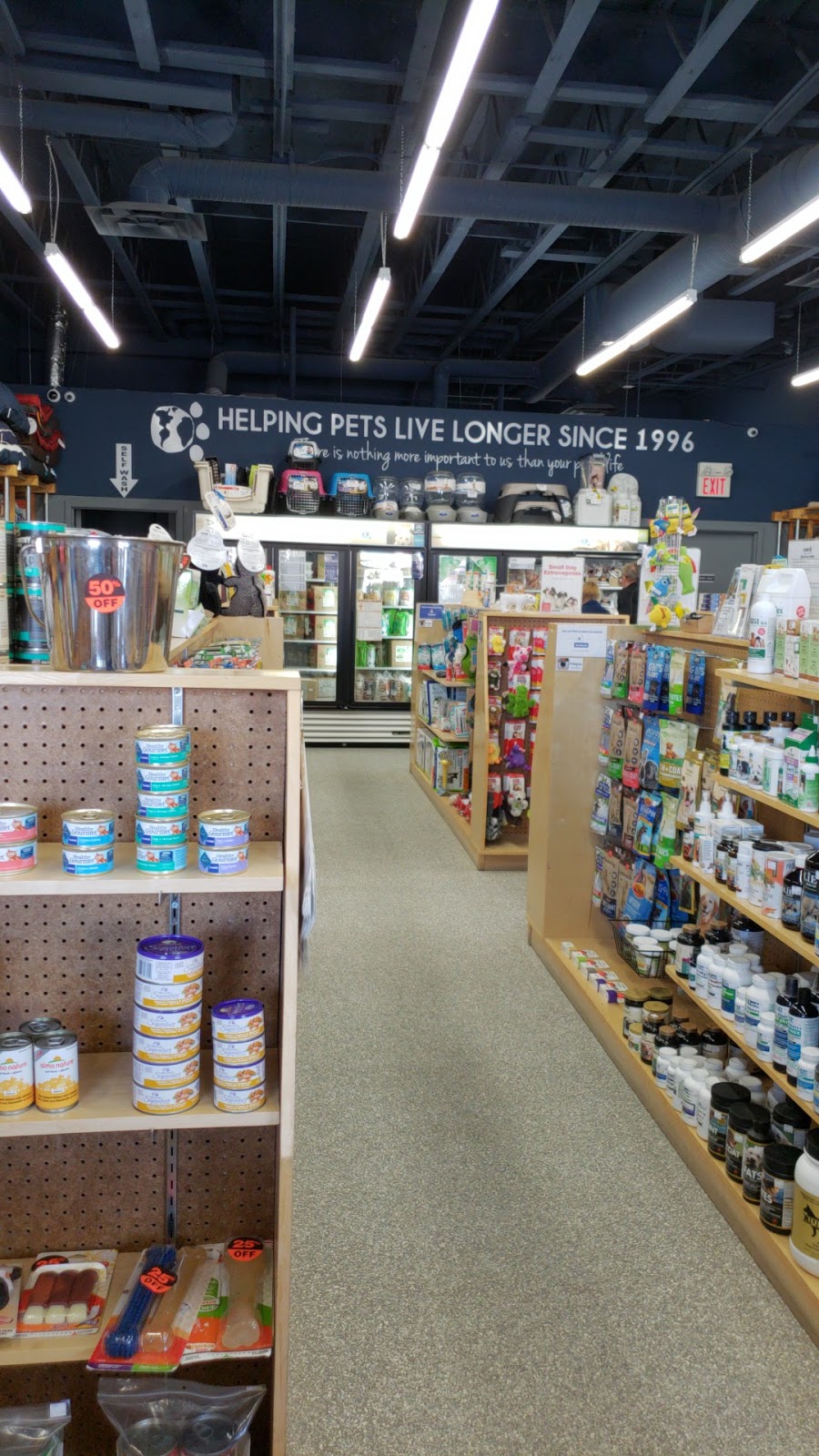 Pet Planet Beddington | 100 Beddington Blvd NE #110, Calgary, AB T3K 2E2, Canada | Phone: (403) 226-5326