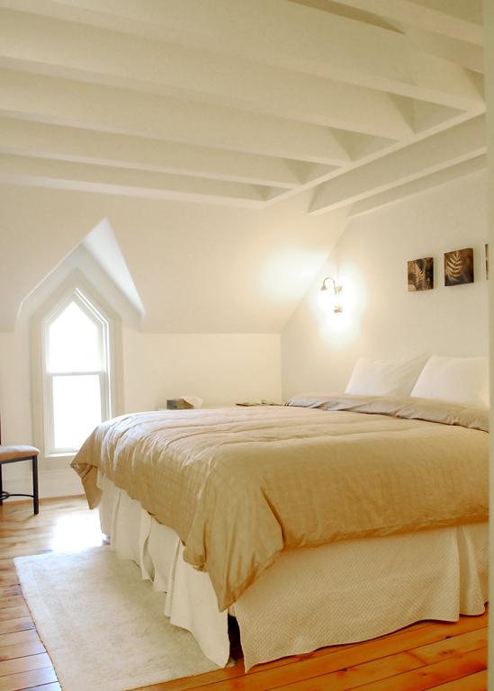 St Andrew Suites | 180 St Andrew St E, Fergus, ON N1M 1P8, Canada | Phone: (888) 958-2839