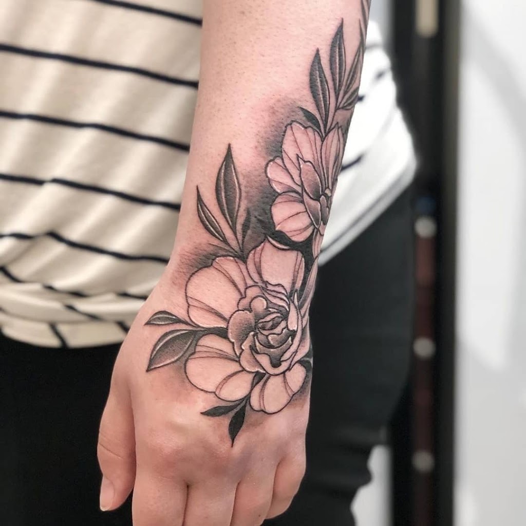Painted People Tattoo Company | 472 Elizabeth St, Burlington, ON L7R 2M2, Canada | Phone: (905) 637-7277