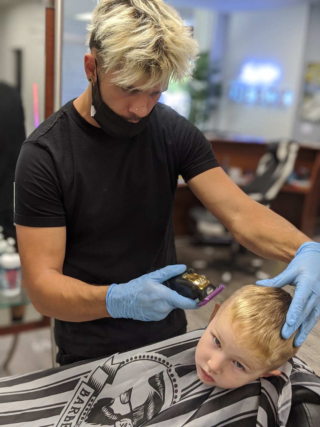 Salon de barbier LA BOÎTE | 2301 Rue Versailles Local: 105B, Mascouche, QC J7K 0E6, Canada | Phone: (514) 914-4693