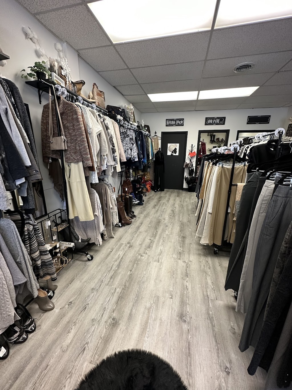 Fashion Flip | 1400 Pelham St Unit 2, Fonthill, ON L0S 1E7, Canada | Phone: (289) 969-5431