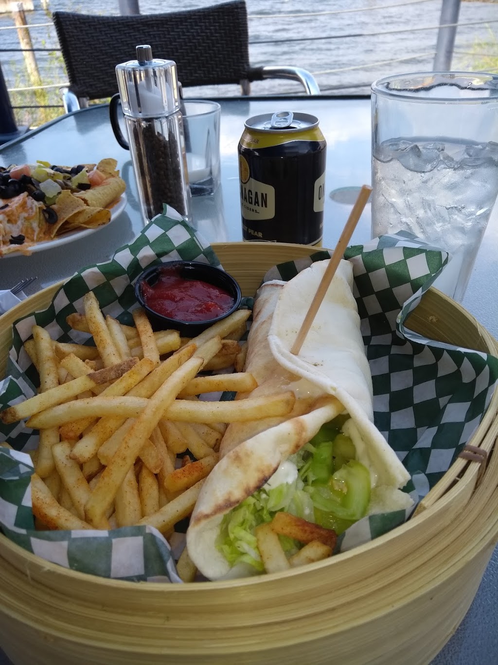 The Barking Parrot Bar | 21 Lakeshore Dr W, Penticton, BC V2A 7M5, Canada | Phone: (250) 493-9753