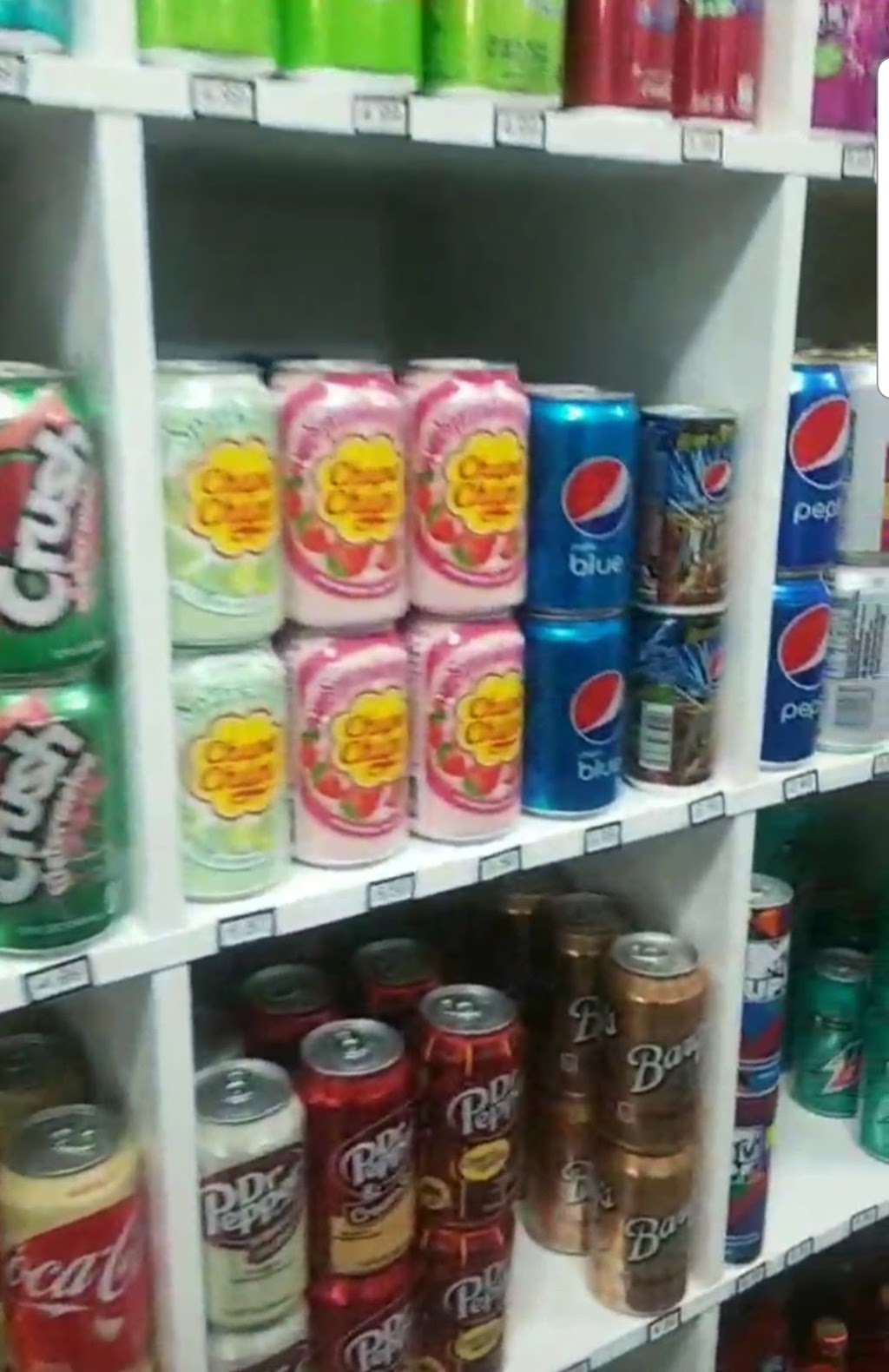 Exotique Longueuil: Drinks & Munchies | 1513 Rue Cartier RC - 3, Longueuil, QC J4K 4E2, Canada | Phone: (514) 652-0982