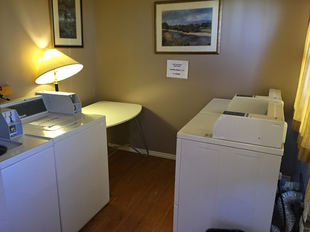 Vulcan Country Inn | 110 Centre St, Vulcan, AB T0L 2B0, Canada | Phone: (403) 485-2281