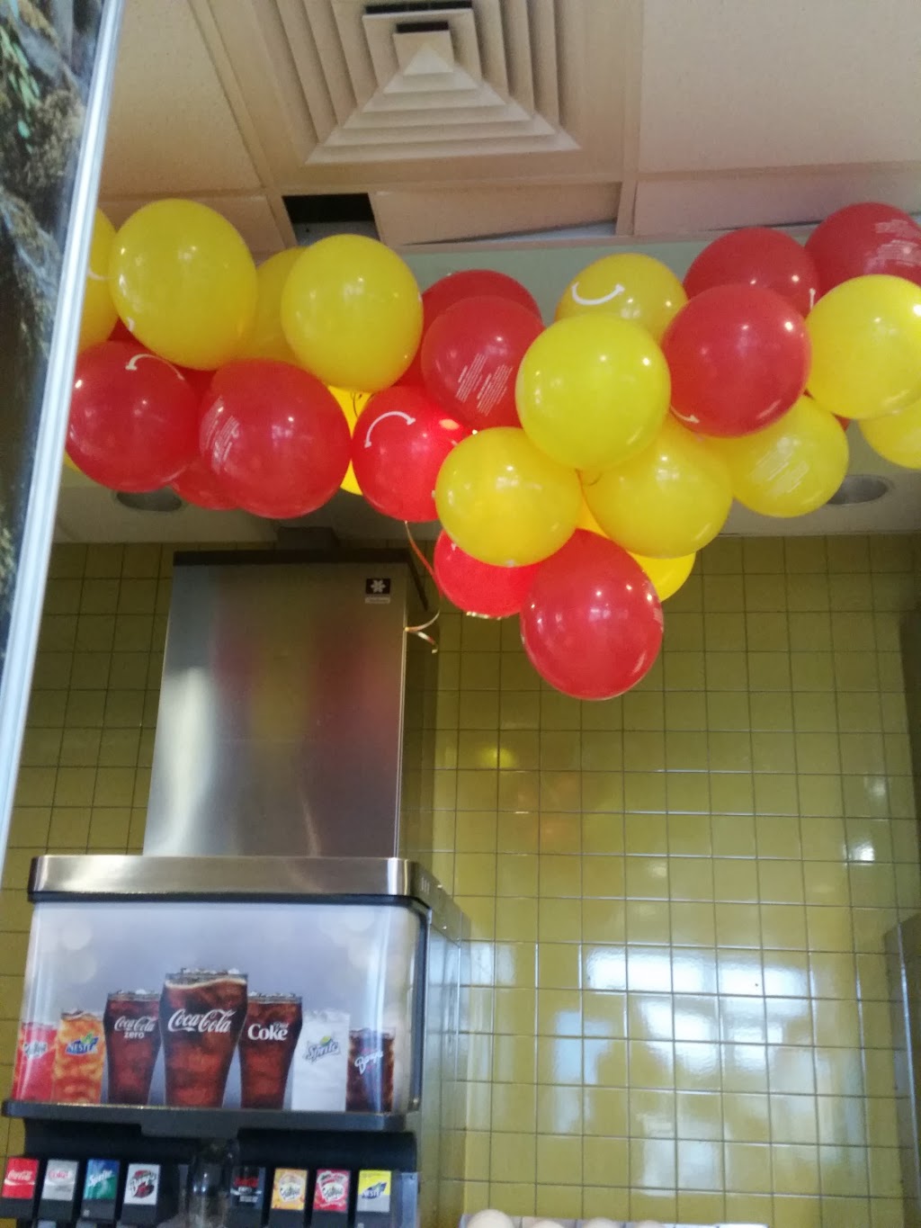 McDonalds | 1278 Topsail Rd, Paradise, NL A1L 1N7, Canada | Phone: (709) 782-2853