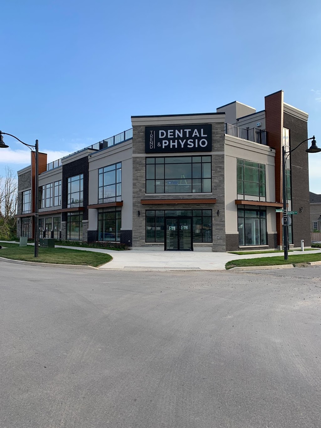 Trend Dental | 40 Mallard Trl Unit 1B, Waterdown, ON L8B 2A3, Canada | Phone: (905) 689-4445
