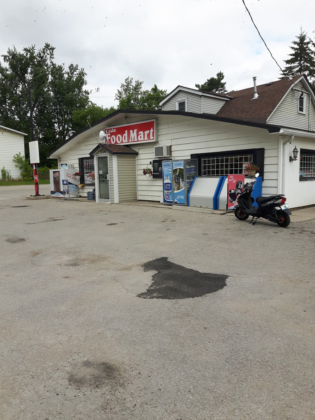 Lisle Food Mart | 8386 Main Lisle St, Lisle, ON L0M 1M0, Canada | Phone: (705) 424-4551