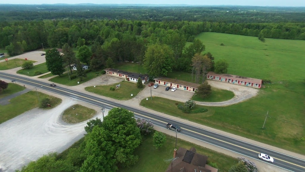 Pine Tree Motel - !UNDER NEW MANAGEMENT! | 8663 ON-60, Eganville, ON K0J 1T0, Canada | Phone: (613) 628-3403