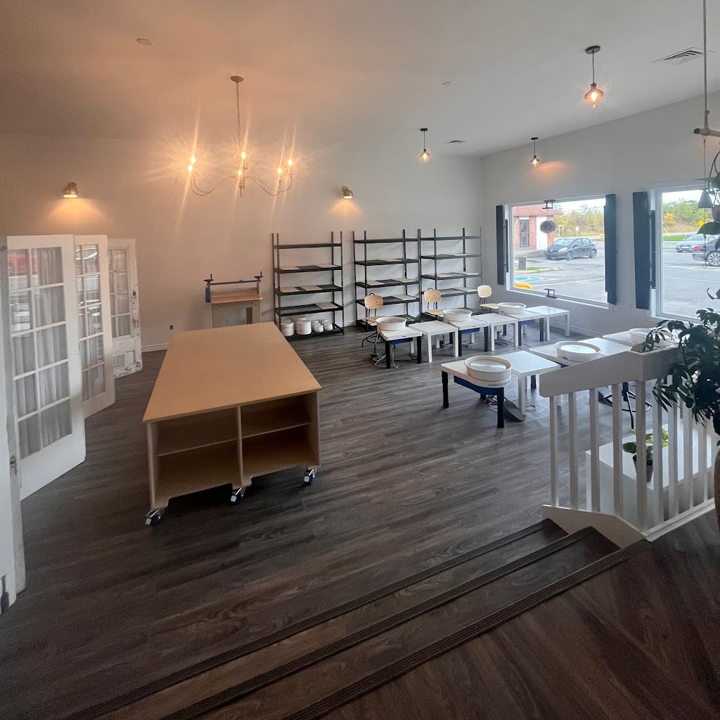 À fleur de terre - Atelier-Boutique de céramique | 3100 Rte Harwood Local 30, Vaudreuil-Dorion, QC J7V 8P2, Canada | Phone: (450) 424-4774