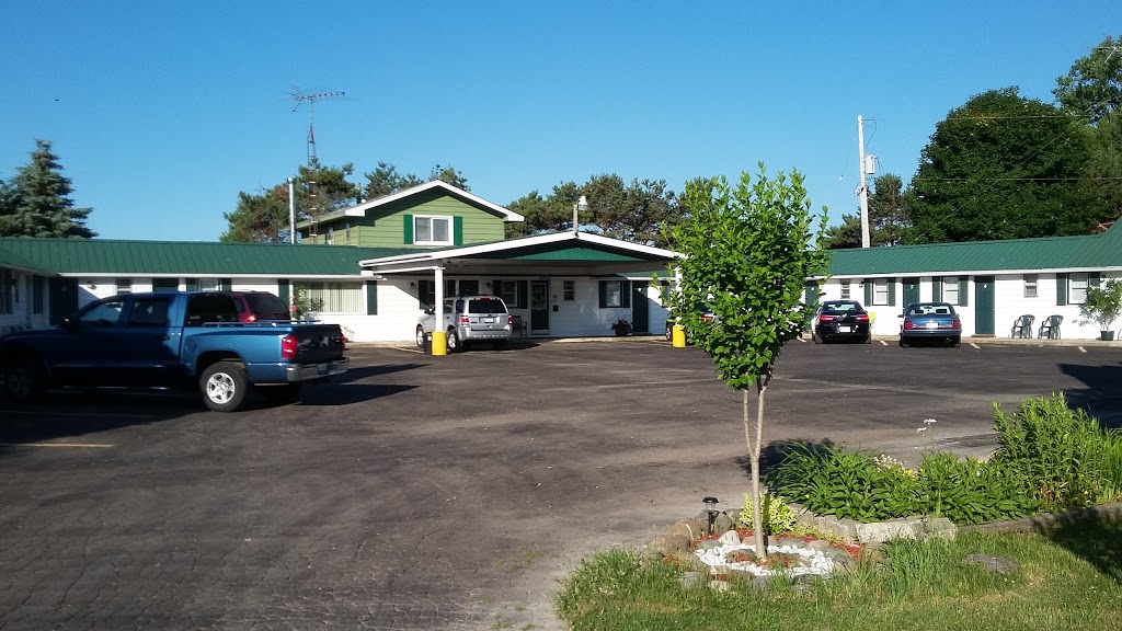 Silver Motel | 398 Chatham St S, Blenheim, ON N0P 1A0, Canada | Phone: (519) 676-5156