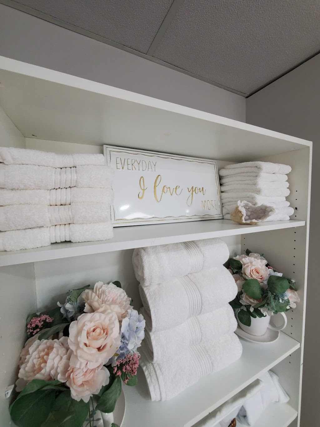Skin Queen | 4356 Colonel Talbot Rd, London, ON N6P 1B2, Canada | Phone: (519) 204-8088