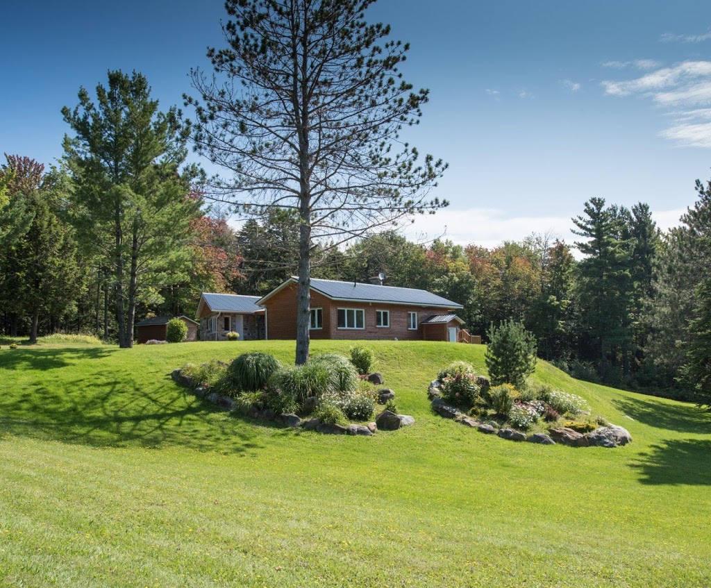 Royal LePage Au Sommet | 3-35 Rue Principale N, Sutton, QC J0E 2K0, Canada | Phone: (450) 538-3800