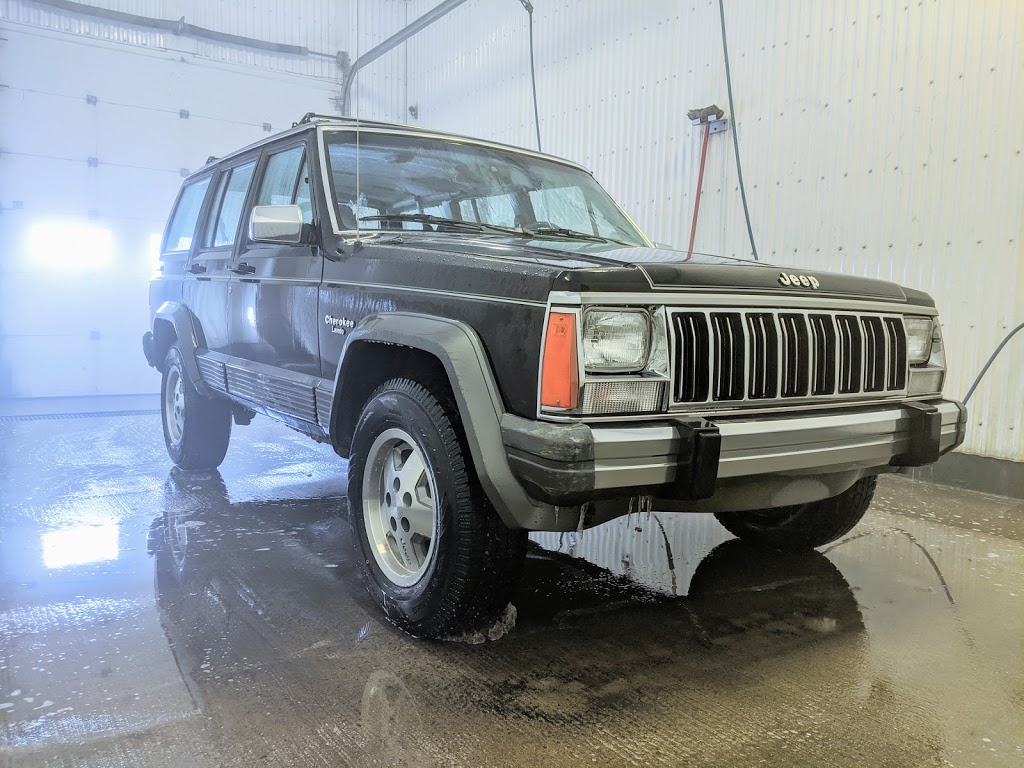 Lave-auto Grenville | 80 Rue Maple, Grenville, QC J0V 1J0, Canada | Phone: (613) 676-4425