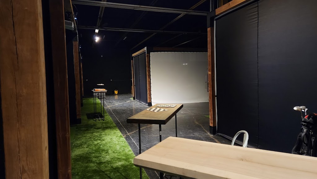 The Mad Hitter Indoor Golf Lounge | 300 Market Dr, Milton, ON L9T 5A4, Canada | Phone: (289) 298-2977