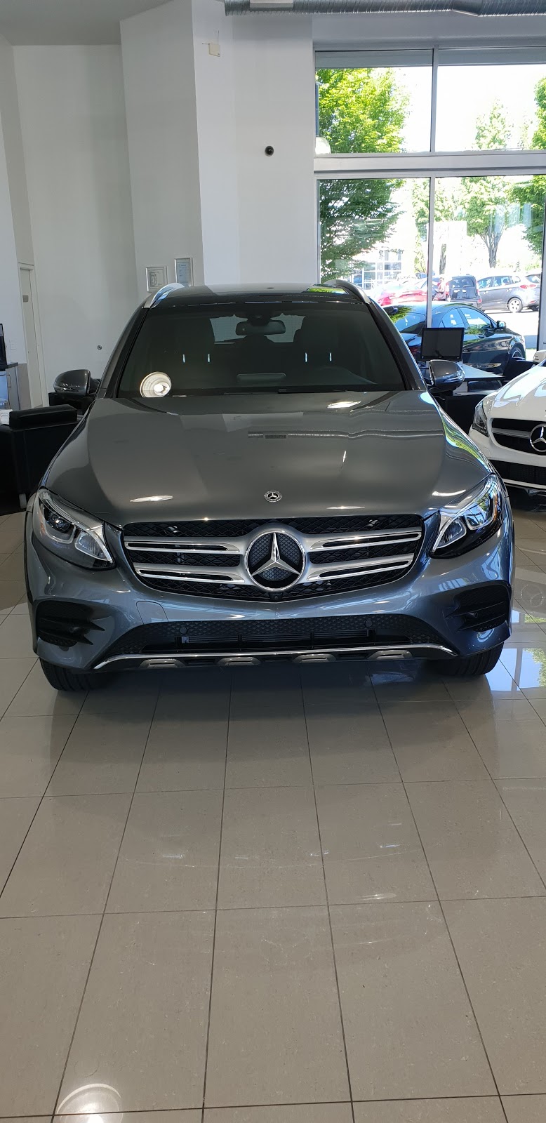 Three Point Motors | 2546 Government St, Victoria, BC V8T 4P7, Canada | Phone: (250) 385-6737