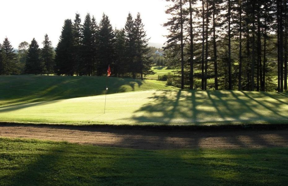 Club De Golf St-Michel-Des-Saints | 220 Chem. du Mont-Trinité, Saint-Michel-des-Saints, QC J0K 3B0, Canada | Phone: (450) 833-5050
