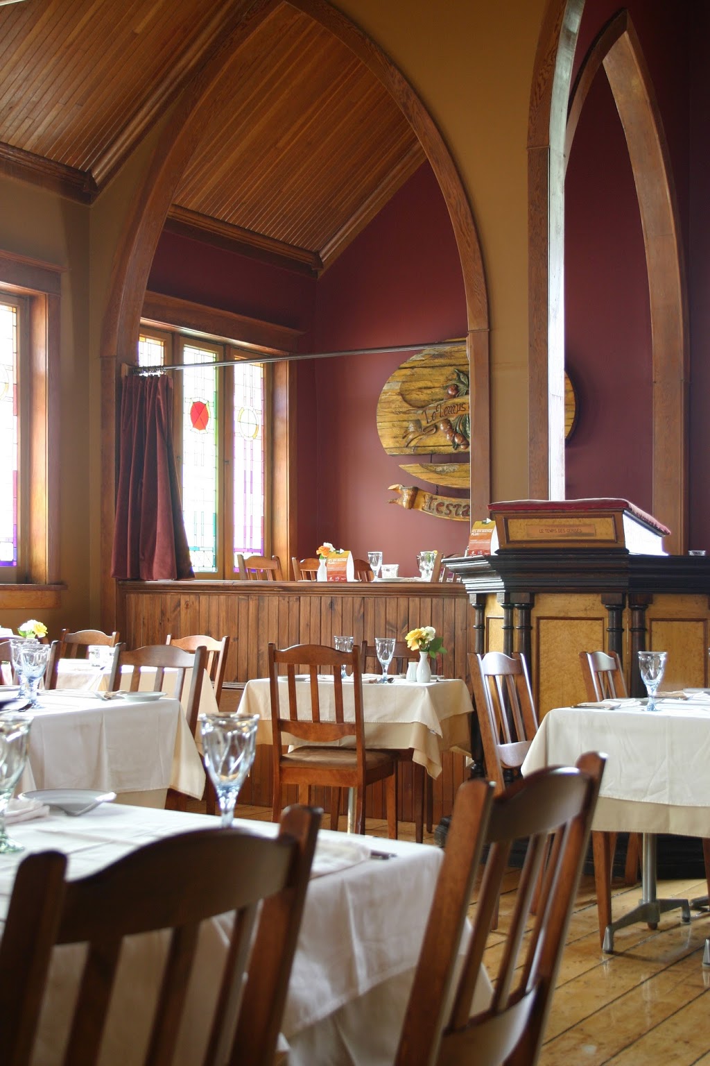 Restaurant Le Temps des Cerises Inc | 79 Rue du Carmel, Danville, QC J0A 1A0, Canada | Phone: (819) 839-2818