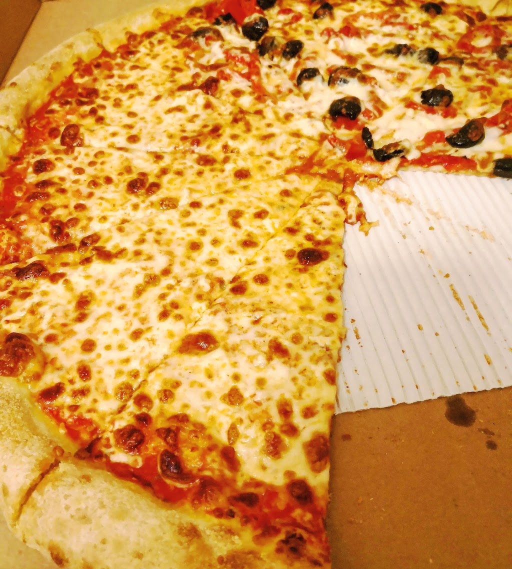 FBI Pizza | 2336 Lake Shore Blvd W, Etobicoke, ON M8V 1B6, Canada | Phone: (416) 251-0101