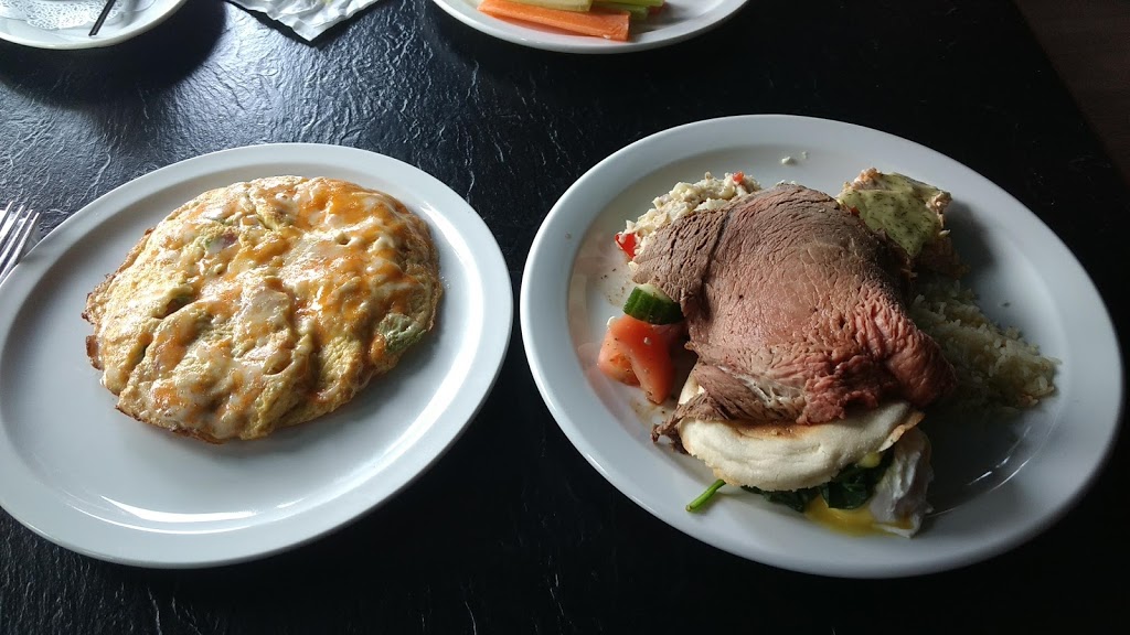 Midtown Gastro Hub | 1535 Yonge St, Toronto, ON M4T 1Z2, Canada | Phone: (416) 967-3400