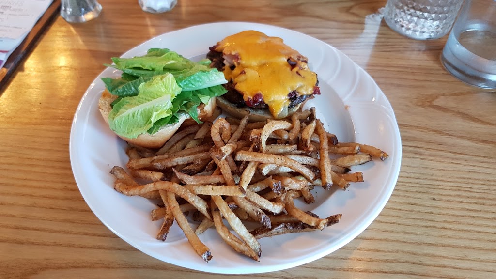 Ze Kitchen Restaurant | 2607 Old Montreal Rd, Cumberland, ON K4C 1A2, Canada | Phone: (613) 833-3000