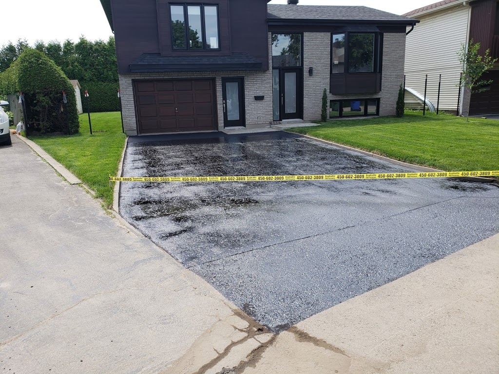 Asphalte 100 Fissures | 2166 Chemin du Lac Quenouille, Val-des-Lacs, QC J0T 2P0, Canada | Phone: (450) 602-3809