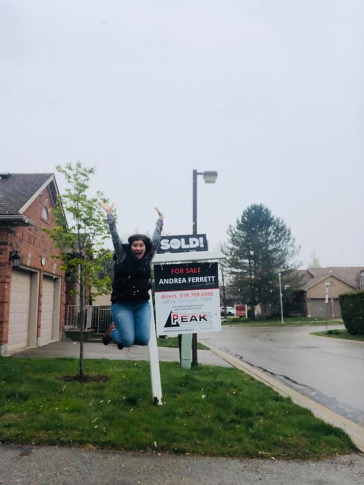 Andrea Ferrett - The Singing Realtor | 931 Oxford St E, London, ON N5Y 3K1, Canada | Phone: (519) 709-6598