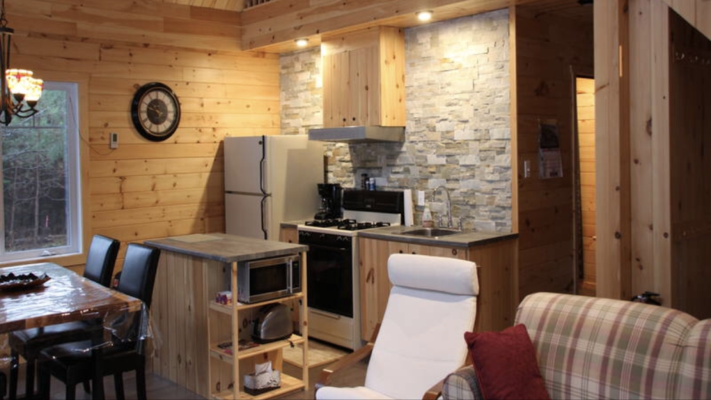 Domaine Expédition Inc | 1350 Chemin de la Gare, Labelle, QC J0T 1H0, Canada | Phone: (514) 884-8155