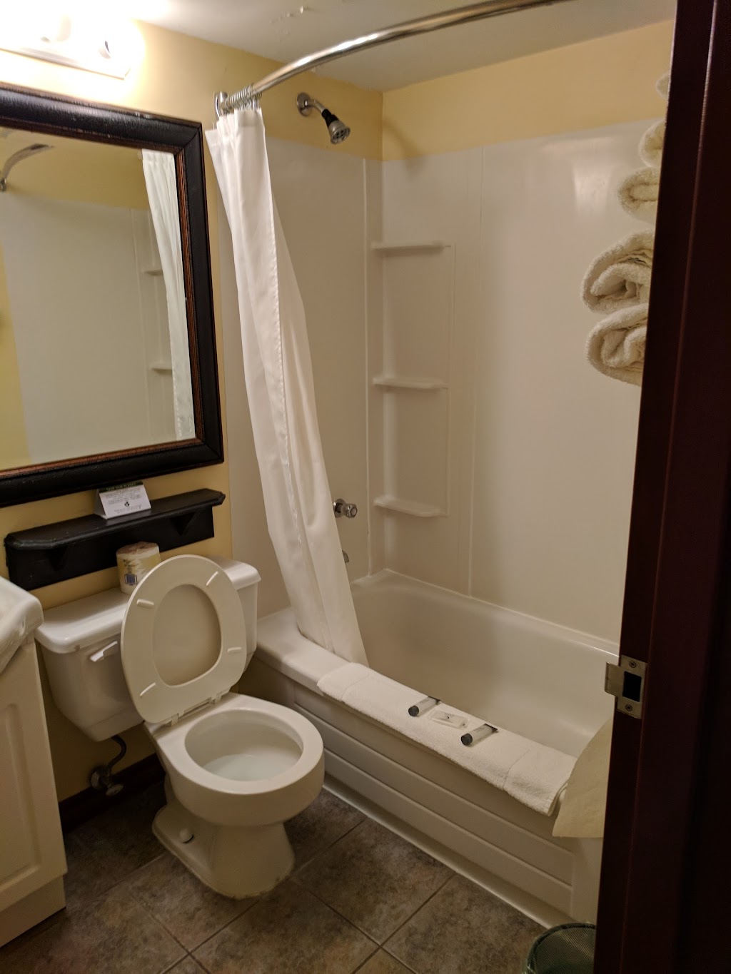 Travellers Inn | 311 Market St, Summerside, PE C1N 1K8, Canada | Phone: (902) 436-9100