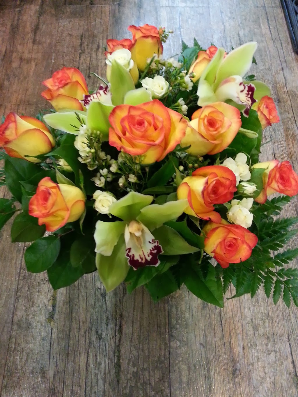 Ashbourne Flowers and Gifts | 3888 Bloor St W, Etobicoke, ON M9B 1L3, Canada | Phone: (416) 231-5351