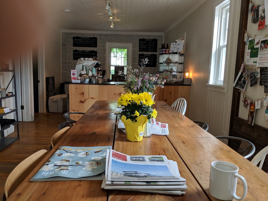 The Lodge | 376 Main Street Bath, Bath, ON K0H 1G0, Canada | Phone: (613) 352-8787
