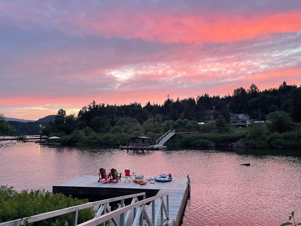 Lakey McLakehouse | 77 S Shore Rd, Lake Cowichan, BC V0R 2G0, Canada | Phone: (250) 661-7551