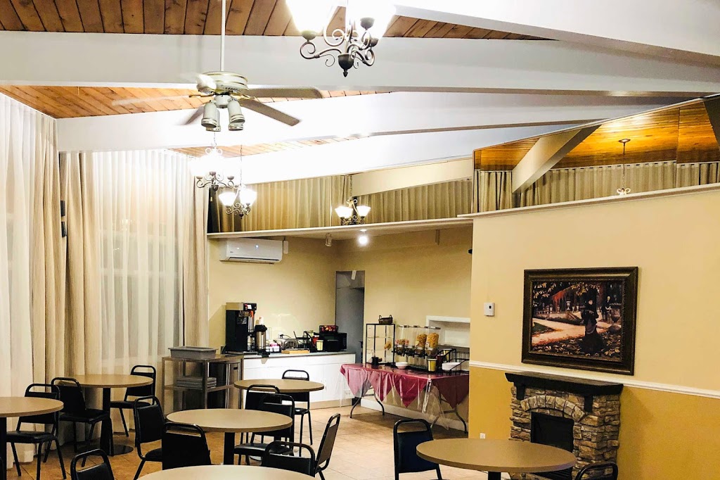 Econo Lodge Quebec City East | 3806 Ste-Anne, Boulevard, Québec, QC G1E 3M3, Canada | Phone: (418) 663-1608