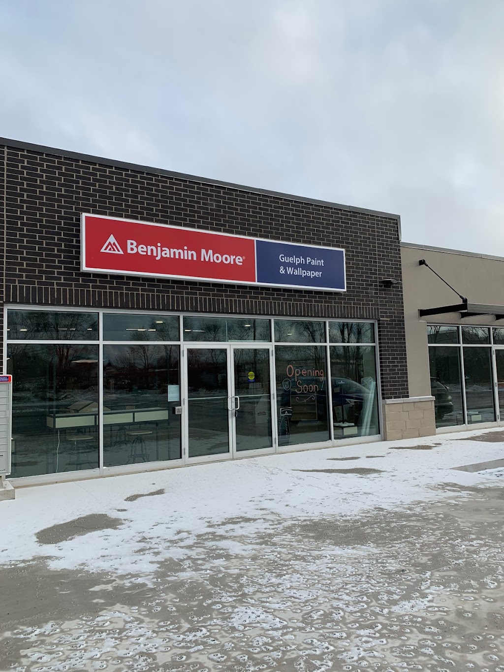 Guelph Paint & Wallpaper- Benjamin Moore | 561 York Rd Units 1 & 2, Guelph, ON N1E 3J3, Canada | Phone: (519) 780-2555