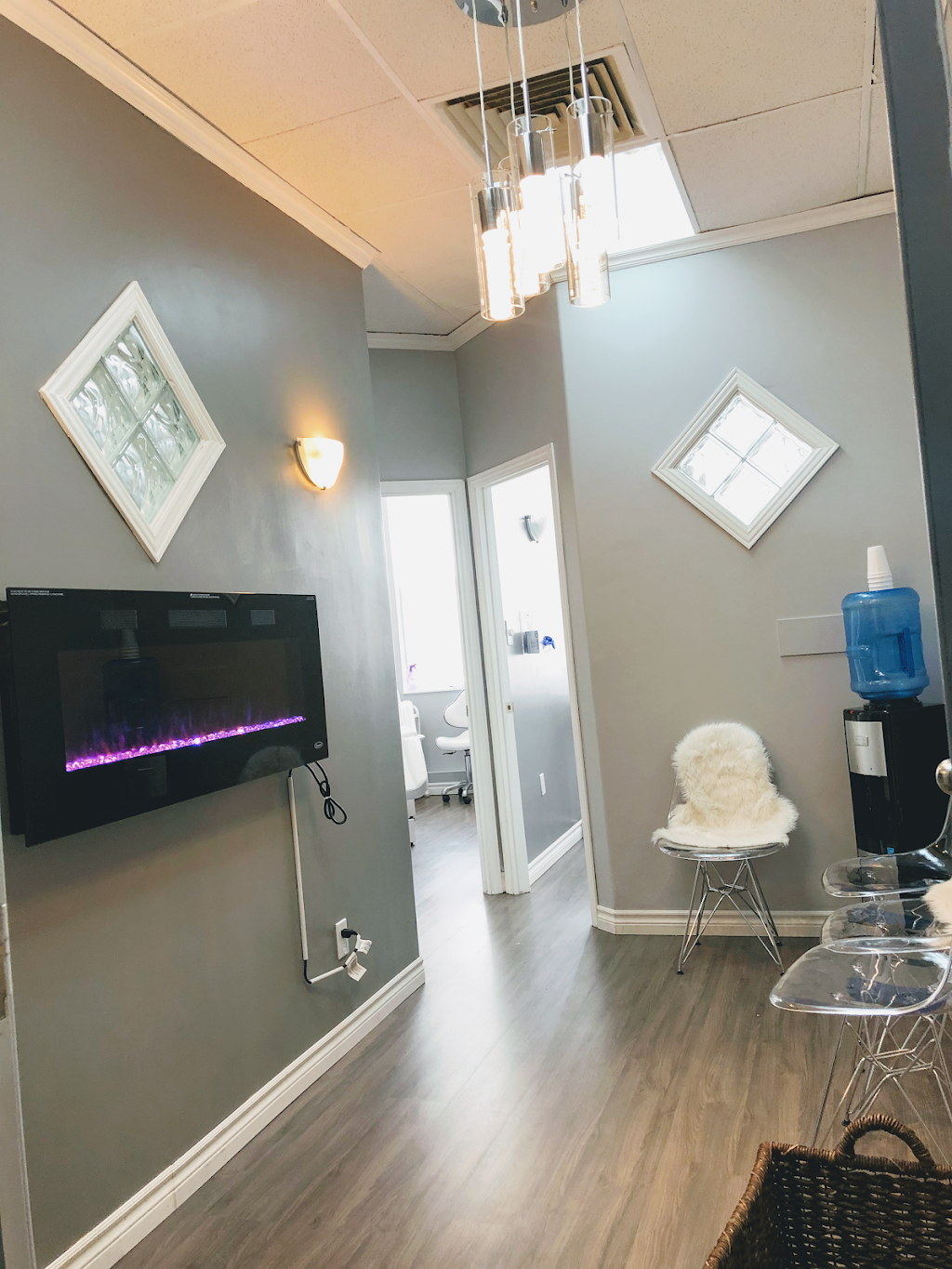 AVÄYA Skin | 875 Bank St suite 3, Ottawa, ON K1S 3W4, Canada | Phone: (647) 963-0550