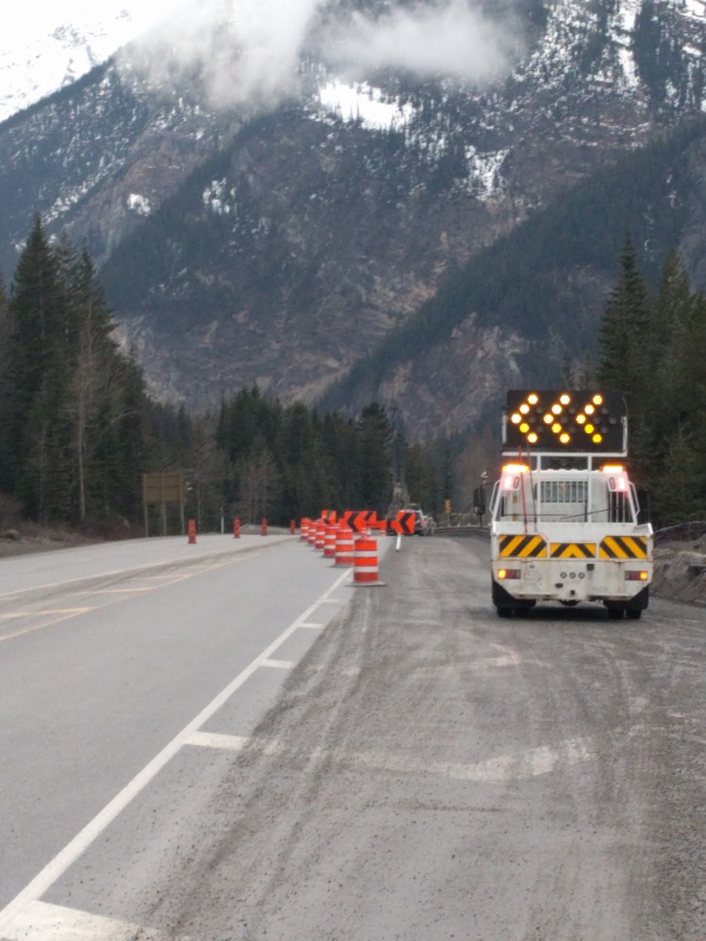 Barricades And Signs | 25213 AB-37, Sturgeon County, AB T8T 0G4, Canada | Phone: (780) 443-0027