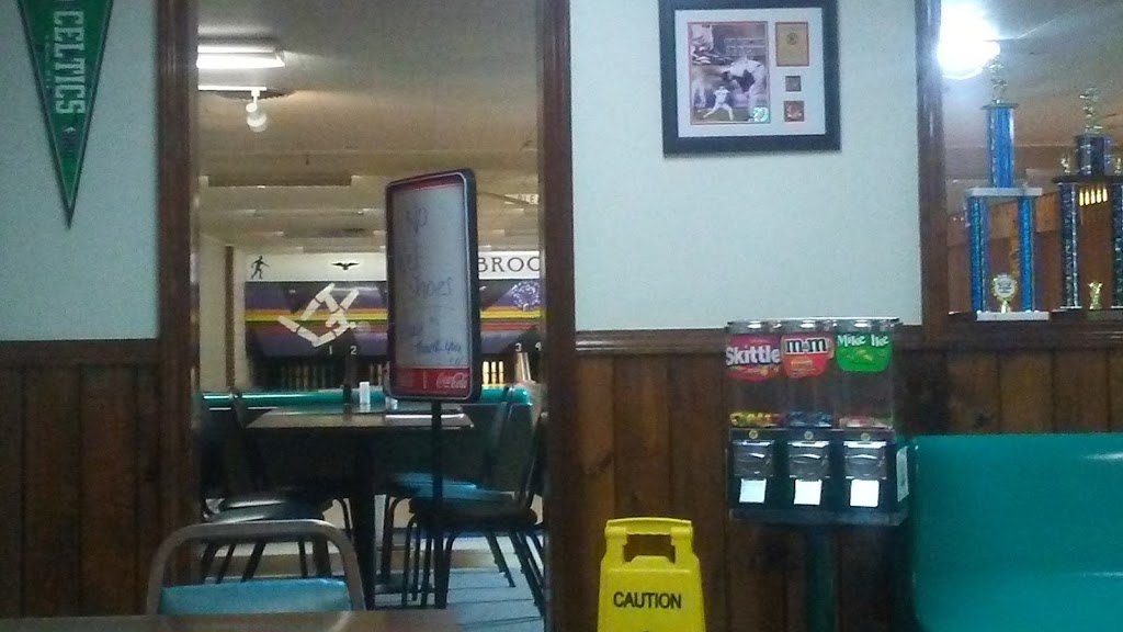 Strike Zone Pizza Pub & Bowling | 19 Park St, Colebrook, NH 03576, USA | Phone: (603) 237-4836