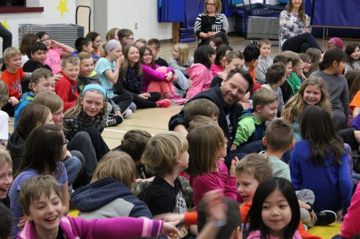 Escuela Vista Grande School | 4145 46 St, Red Deer, AB T4N 3C5, Canada | Phone: (403) 342-4434
