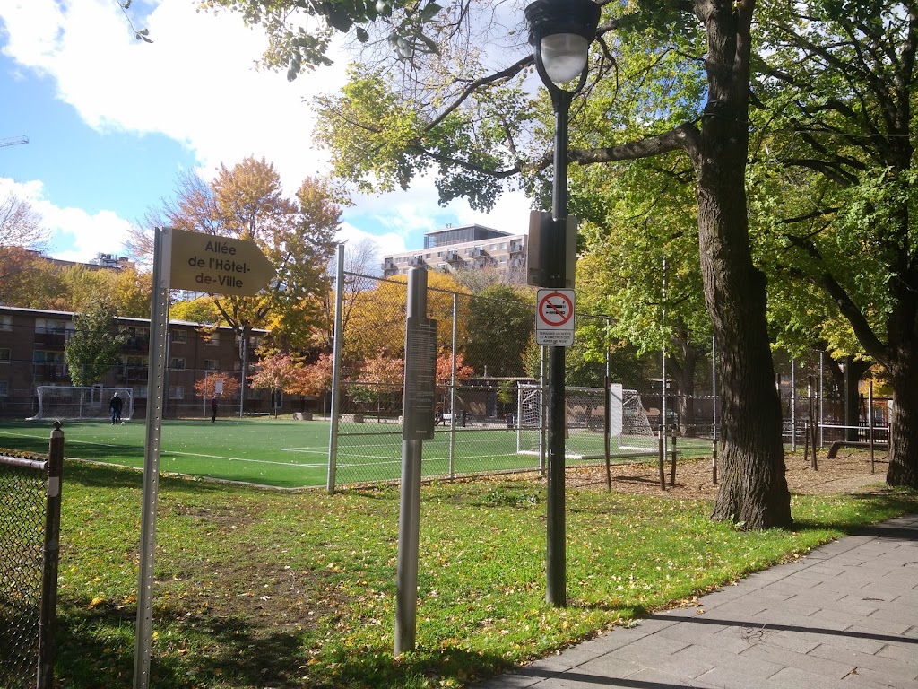 Parc Toussaint-Louverture | 137 Boul. de Maisonneuve E, Montréal, QC H2X 1J6, Canada | Phone: (514) 872-0311