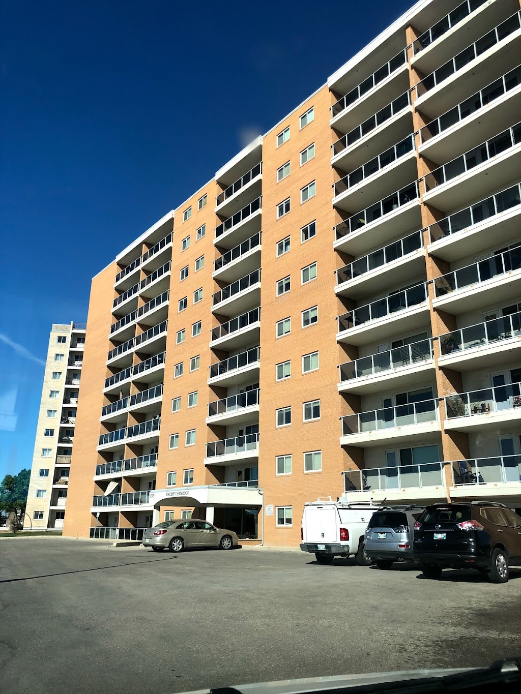 Cambridge Apartment | 1325 Taylor Ave Unit 904, Winnipeg, MB R3M 2K7, Canada | Phone: (204) 997-1854