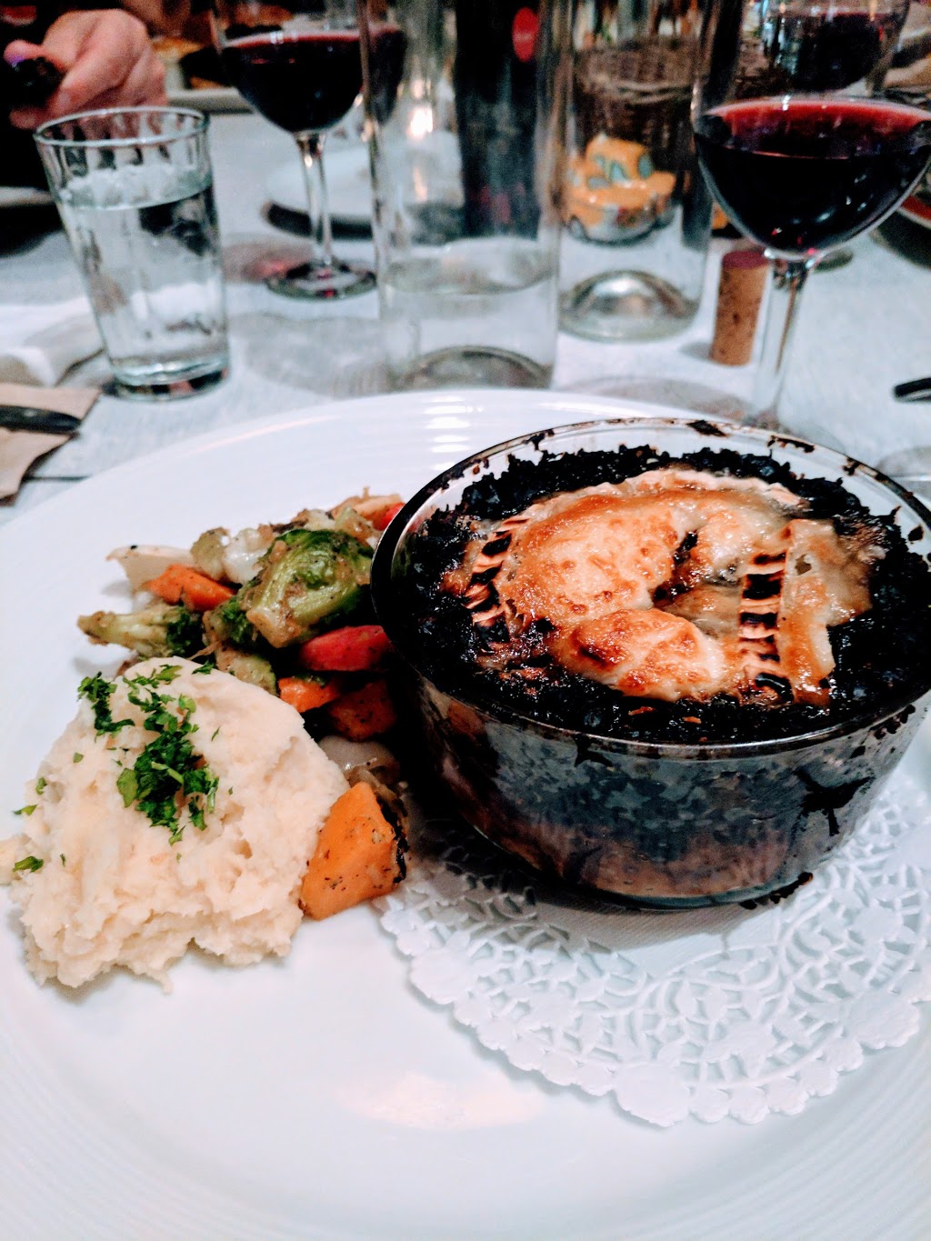 Restaurant Cabotins | 4821 Rue Sainte-Catherine E, Montréal, QC H1V 1Z7, Canada | Phone: (514) 251-8817