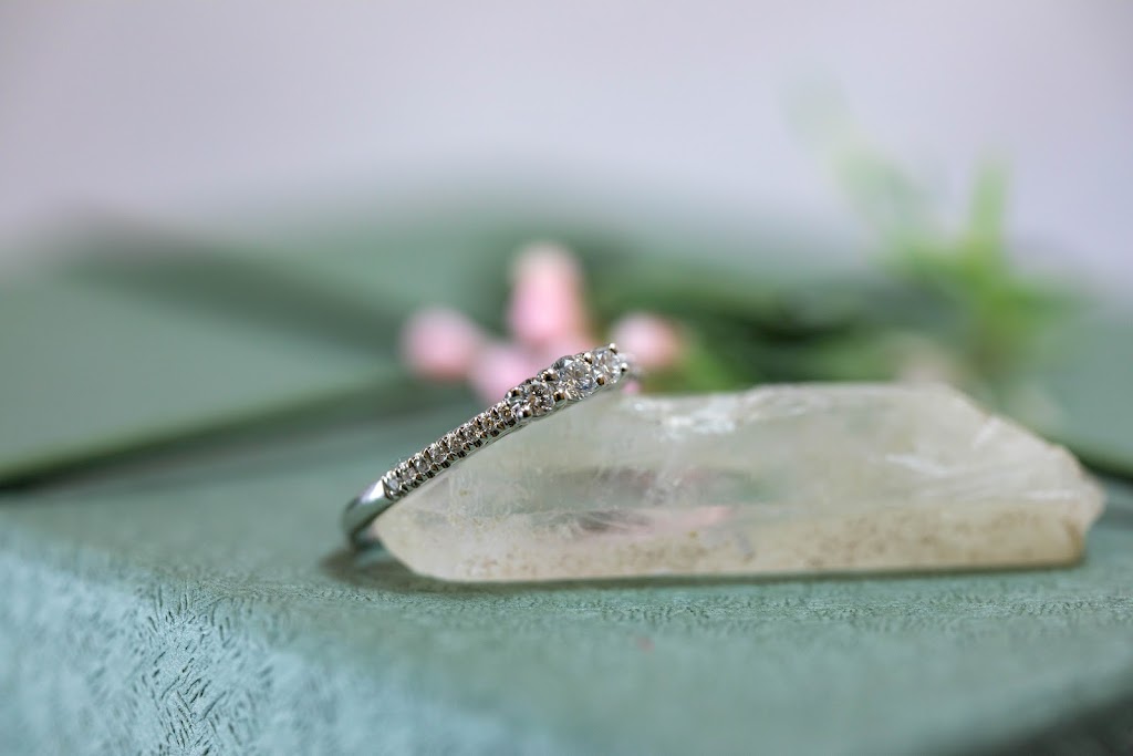 Austen Jewellers Ltd | 49 Elizabeth St #3, Okotoks, AB T1S 1J8, Canada | Phone: (403) 938-3353