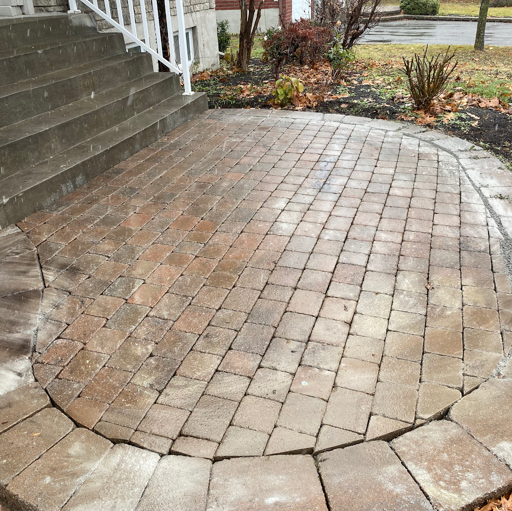 Pavé Uni Versatile | 1040 34e Avenue, LaSalle, QC H8P 3A2, Canada | Phone: (514) 829-0097