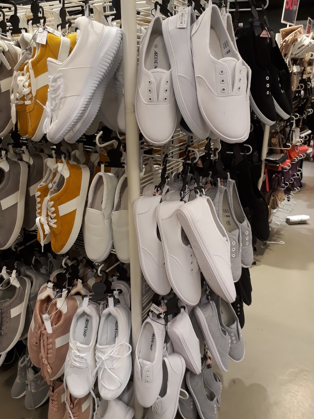 Ardene | 3495 Lawrence Ave E A01016B, Scarborough, ON M1H 1B2, Canada | Phone: (416) 224-2680