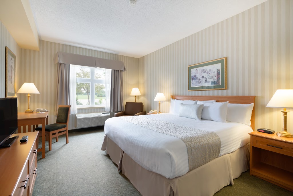 Days Inn by Wyndham Orillia | 5850 Rama Rd, Orillia, ON L3V 0S3, Canada | Phone: (705) 326-8288