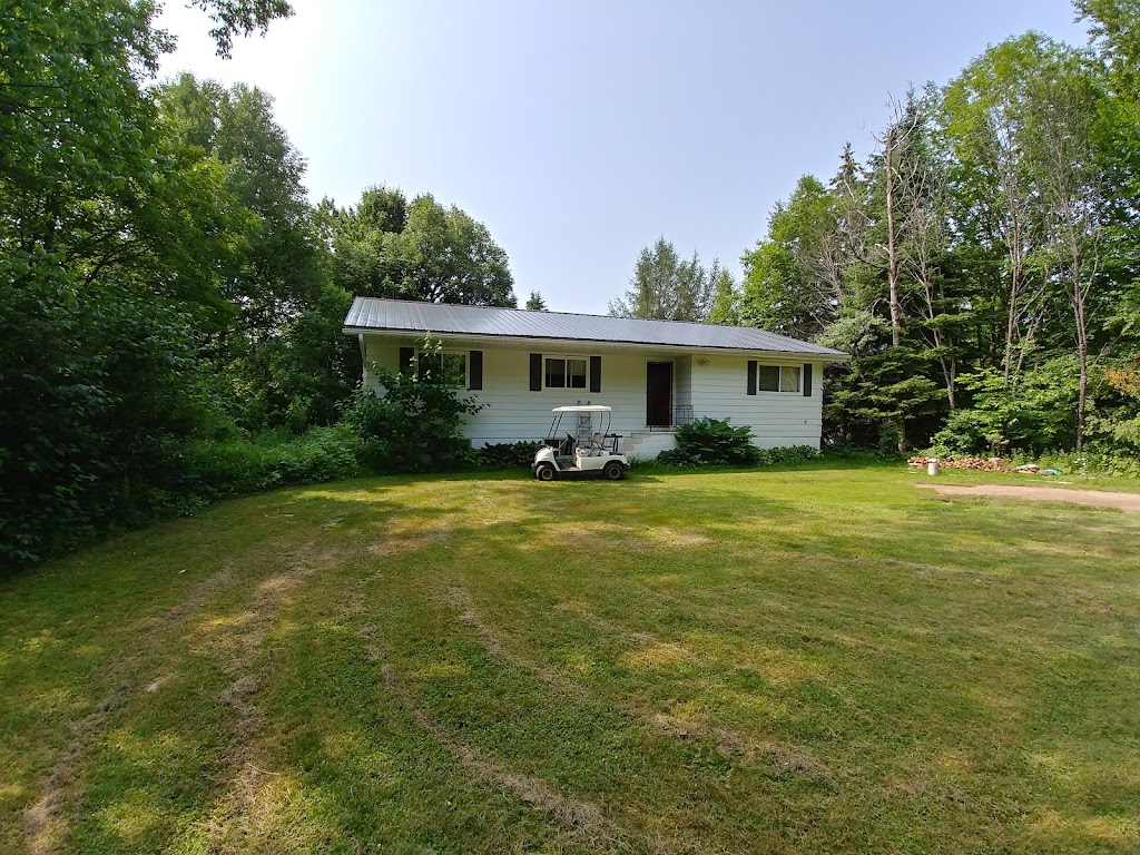 Golf Course Inn | 71B Golf Course Rd, Katrine, ON P0A 1L0, Canada | Phone: (705) 349-8337
