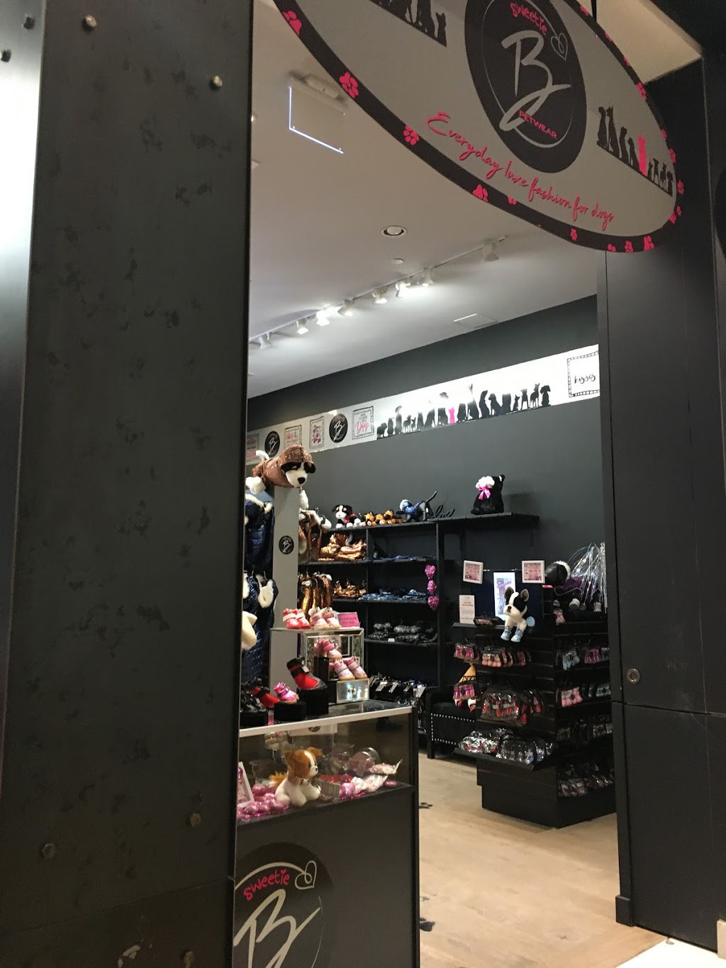 Sweetie B Petwear Ltd | Vaughan Mills, 1 Bass Pro Mills Dr, Concord, ON L4K 5W4, Canada | Phone: (905) 597-5626