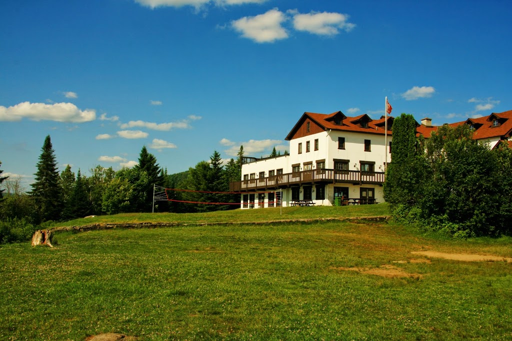 Centre De Plein Air Le PTit Bonheur | 1721 Chemin du Lac Quenouille, Lac-Supérieur, QC J0T 1J0, Canada | Phone: (819) 326-4281