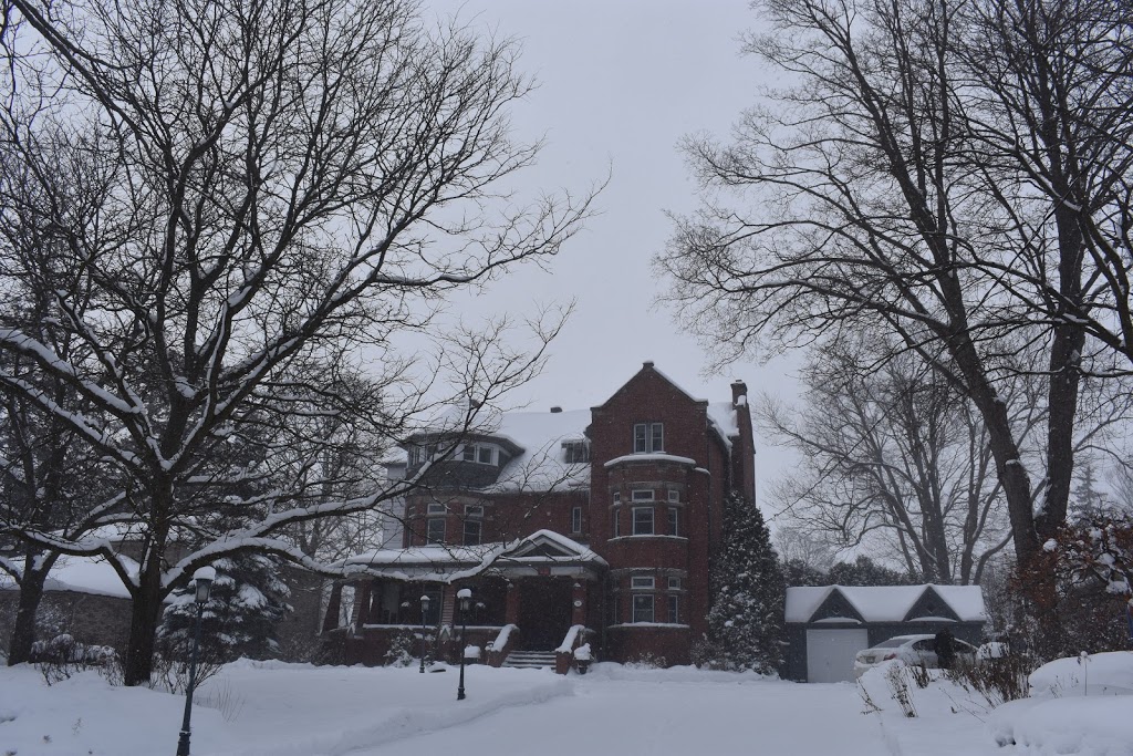 Agincourt Manor | 78 John St N, Stratford, ON N5A 6K7, Canada | Phone: (519) 272-1144