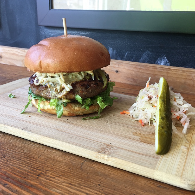 Motor Burger | 888 Erie St E, Windsor, ON N9A 3Y6, Canada | Phone: (519) 252-8004